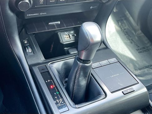 Used 2022 Lexus GX 460 Premium w/ Premium Package AWD/4WD image 17