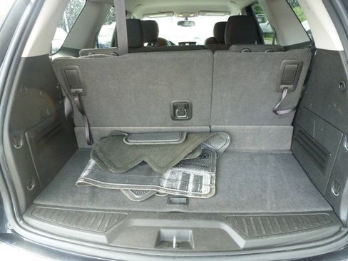 Used 2013 GMC Acadia SLE FWD image 29