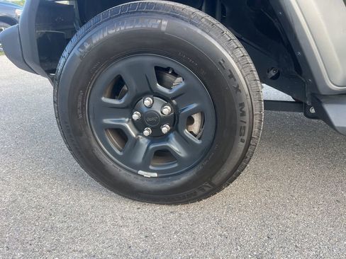 Certified 2020 Jeep Wrangler Sport AWD/4WD image 23