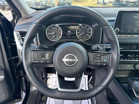 Used 2023 Nissan Rogue SV w/ SV Premium B Package image 23