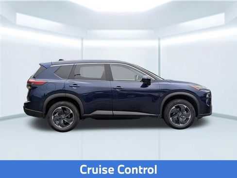 Used 2025 Nissan Rogue SV AWD/4WD image 9