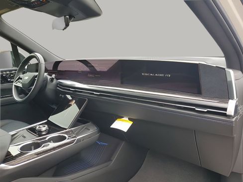 New 2026 Cadillac Escalade IQ Sport 1 w/ LPO, ONYX Package image 14