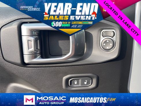 Used 2022 Jeep Gladiator Willys image 23