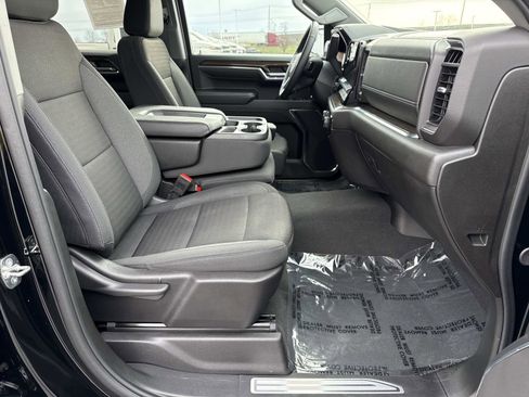 Used 2024 Chevrolet Silverado 1500 LT image 18