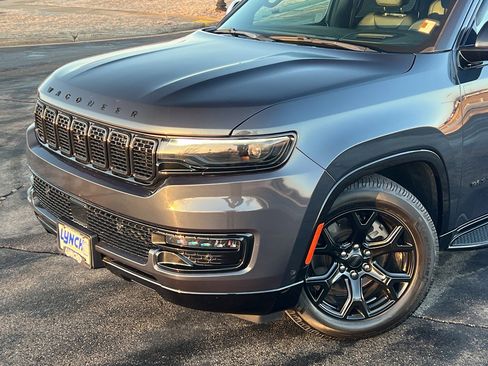 Used 2023 Jeep Wagoneer Series II w/ Convenience Group I image 8