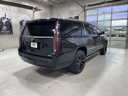 Used 2015 Cadillac Escalade ESV Premium image 8