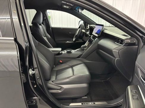 Used 2023 Toyota Venza XLE image 23