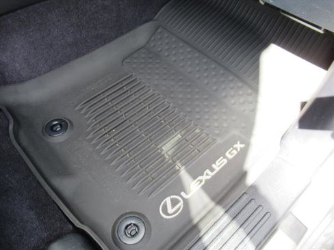 Used 2022 Lexus GX 460 Premium w/ Premium Package image 32