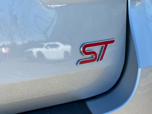 Certified 2024 Ford Explorer ST w/ Equipment Group 401A image 30