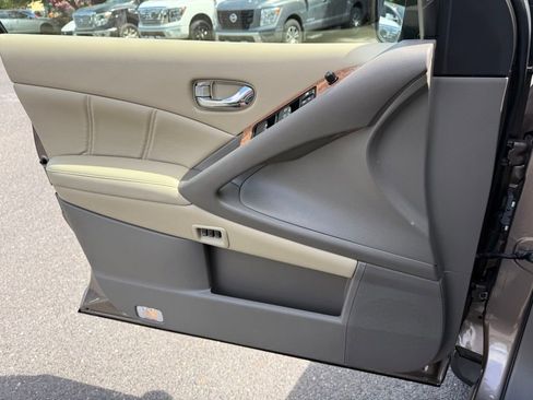 Used 2014 Nissan Murano LE w/ Platinum Edition Package FWD image 21