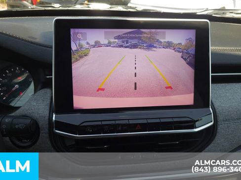 Used 2024 Jeep Compass Latitude image 26