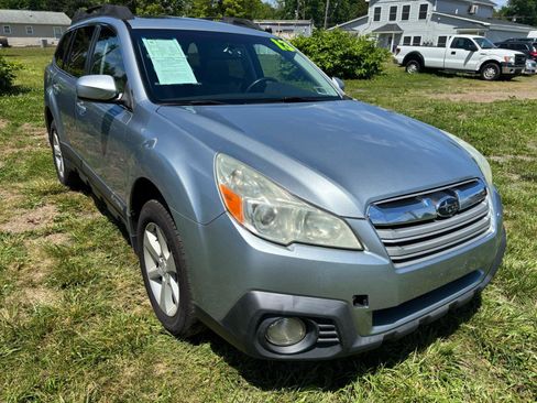 Used 2013 Subaru Outback 2.5i Premium AWD/4WD image 3
