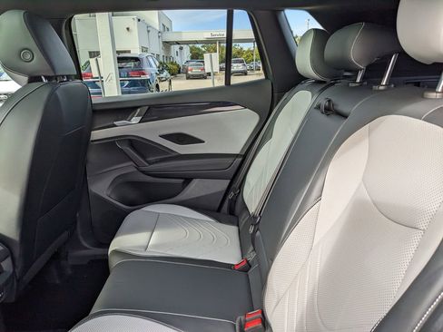 New 2026 Volkswagen Tiguan SE R-Line image 14