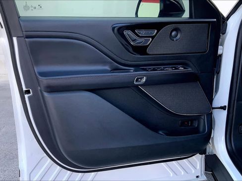 Used 2021 Lincoln Aviator Grand Touring w/ Elements Package Plus AWD/4WD image 28