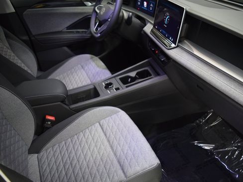 New 2025 Volkswagen Tiguan S image 7