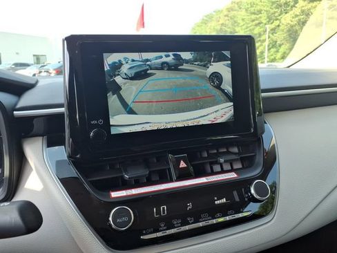 Used 2026 Toyota Corolla LE FWD image 18