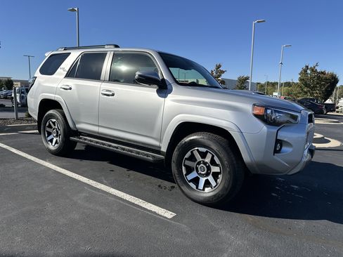 Certified 2024 Toyota 4Runner TRD Off-Road Premium image 2