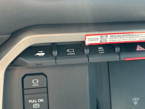 Certified 2025 Toyota Tundra Limited AWD/4WD image 33