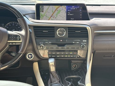 Used 2018 Lexus RX 450h AWD w/ Luxury Package image 19