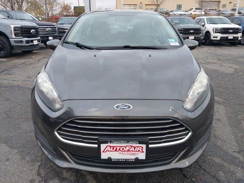 Certified 2018 Ford Fiesta SE image 3