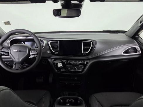 New 2026 Chrysler Pacifica Select image 39