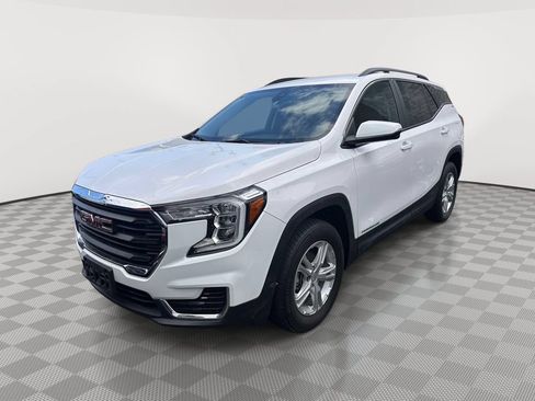 Used 2023 GMC Terrain SLE w/ Driver Convenience Package AWD/4WD image 4