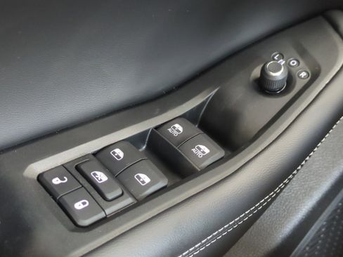 New 2026 Jeep Grand Cherokee Altitude image 26