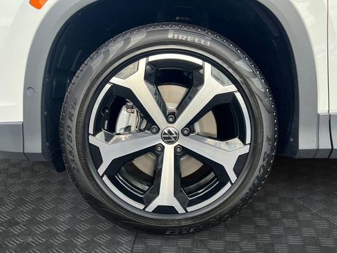 New 2025 Volkswagen Tiguan SE AWD/4WD image 12