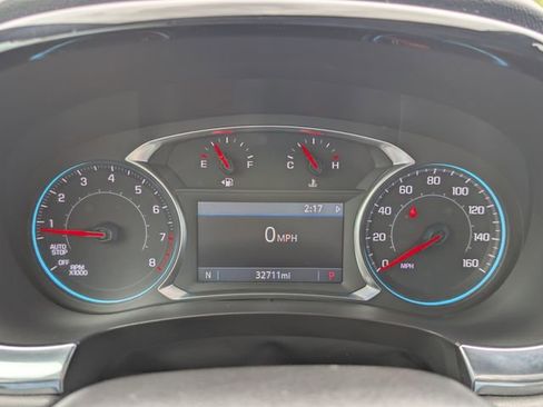Used 2023 Chevrolet Traverse LT FWD image 23