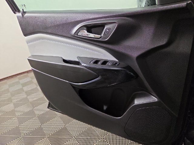 Used 2025 Chevrolet Trax LT FWD image 29