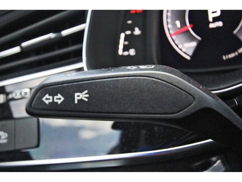 Used 2019 Audi Q8 Premium Plus w/ Premium Plus AWD/4WD image 17