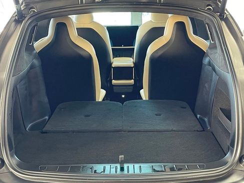 Used 2022 Tesla Model X AWD image 33