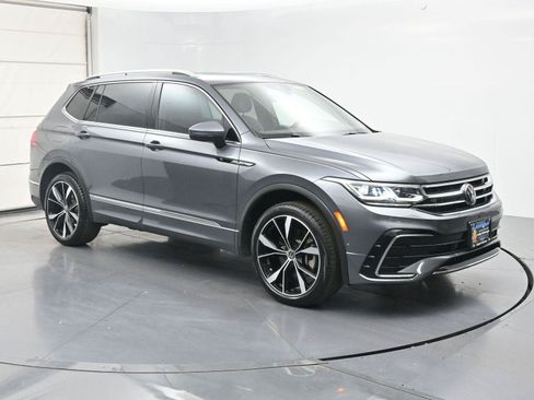 Certified 2024 Volkswagen Tiguan SEL R-Line AWD/4WD image 29