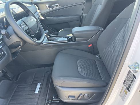 New 2026 Kia Sportage LX w/ LX Convenience Package image 4