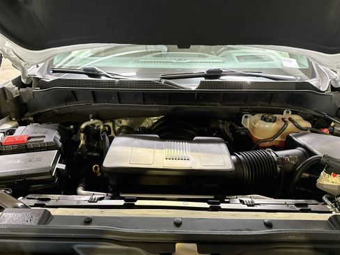 Used 2019 Chevrolet Silverado 1500 LTZ w/ LTZ Premium Package AWD/4WD image 35
