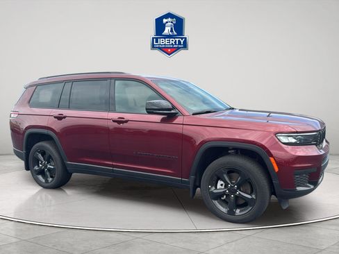 New 2025 Jeep Grand Cherokee L Altitude AWD/4WD image 14