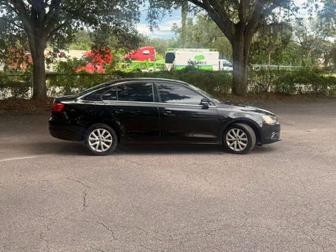 Used 2013 Volkswagen Jetta SE FWD image 4
