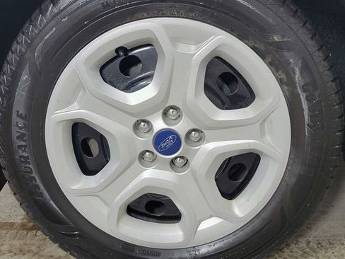 Used 2017 Ford Escape S image 10