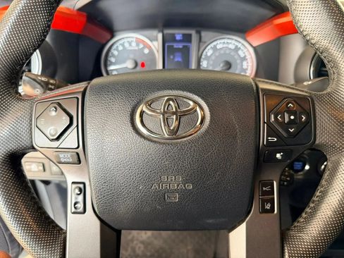 Used 2020 Toyota Tacoma TRD Sport AWD/4WD image 23