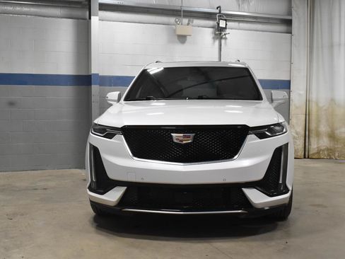 Certified 2025 Cadillac XT6 Sport w/ Technology Package AWD/4WD image 32