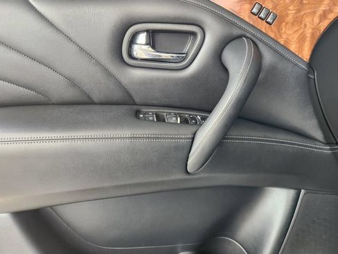 Used 2015 INFINITI QX80 2WD w/ Deluxe Technology Package image 18