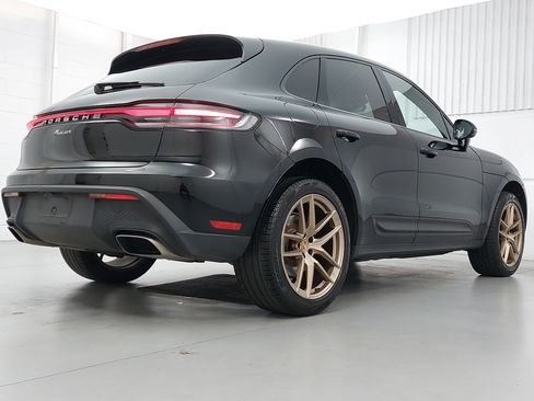 Certified 2023 Porsche Macan AWD/4WD image 7