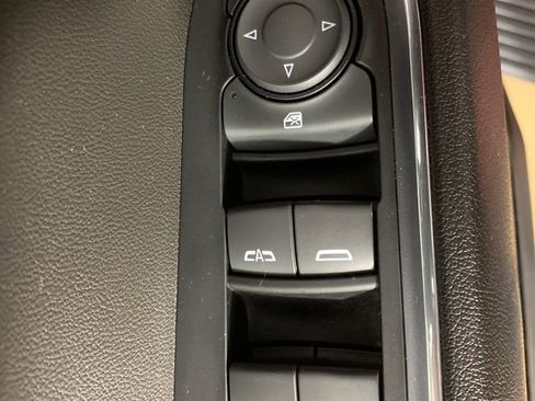 Used 2023 Chevrolet Silverado 1500 LT image 16