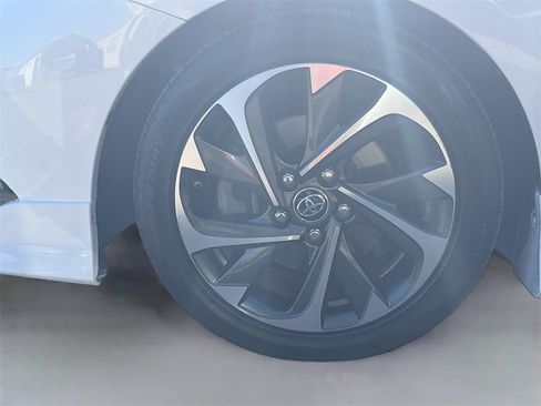 Used 2017 Toyota Corolla iM w/ Carpet Mat Package image 32