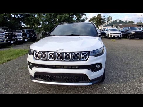 Certified 2025 Jeep Compass Limited AWD/4WD image 3