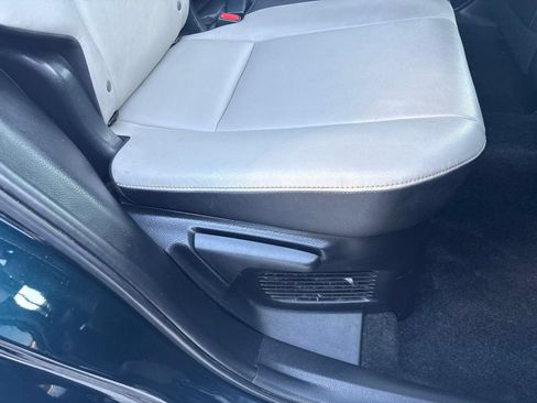 Used 2018 Toyota RAV4 Limited AWD/4WD image 36