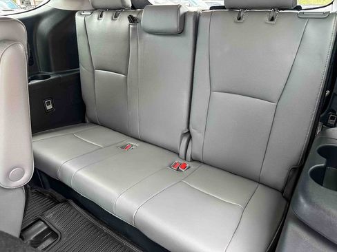 Used 2023 Toyota Highlander Limited image 21