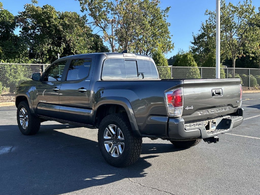 Used 2017 Toyota Tacoma Limited w/ Tow Package AWD/4WD image 4