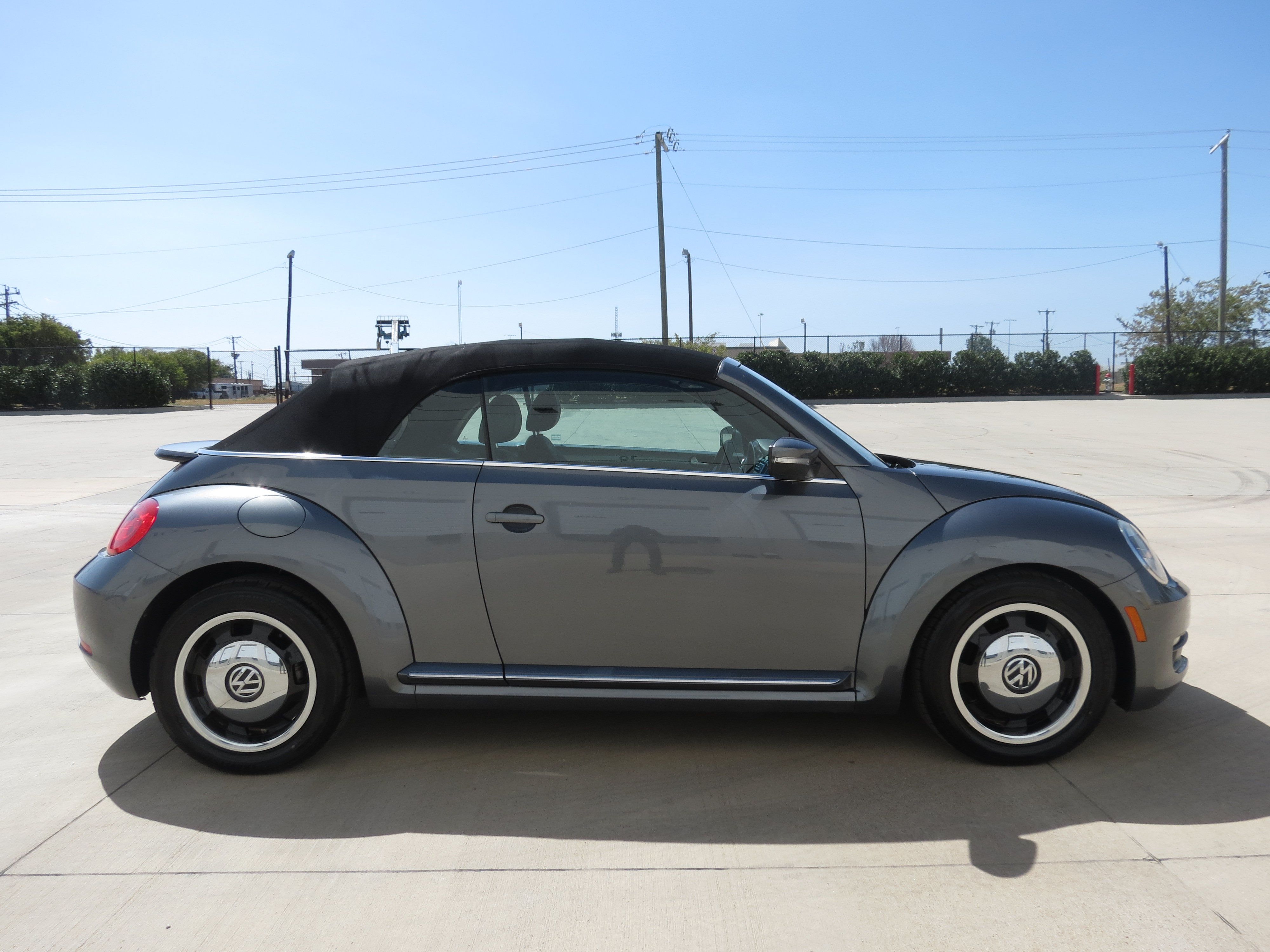 Used 2014 Volkswagen Beetle 1.8T FWD image 6