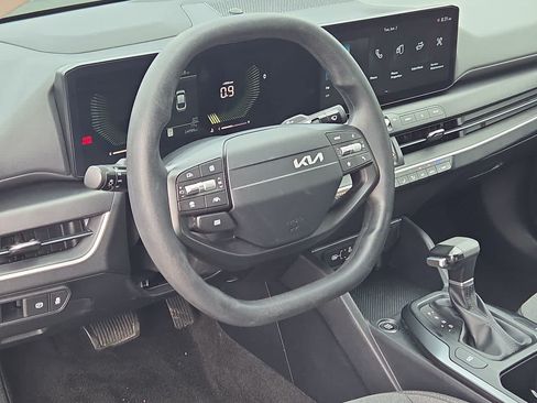Used 2025 Kia K4 FWD image 10